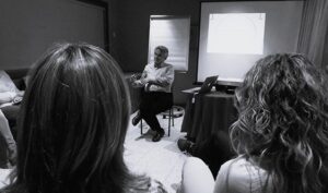 Lee más sobre el artículo Presentamos el curso 101 de A.T con el psicólogo clínico Jesús Cuadra.